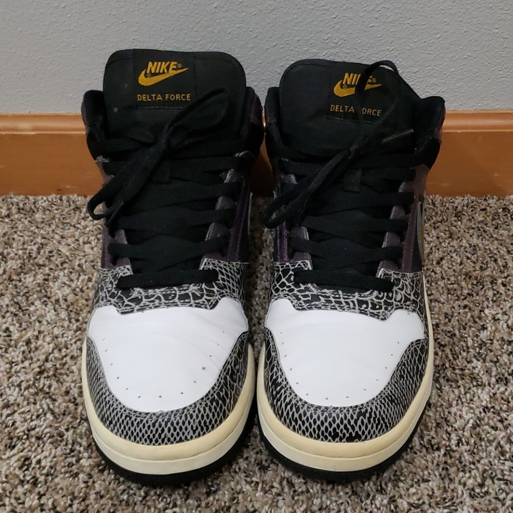 mens nike delta force